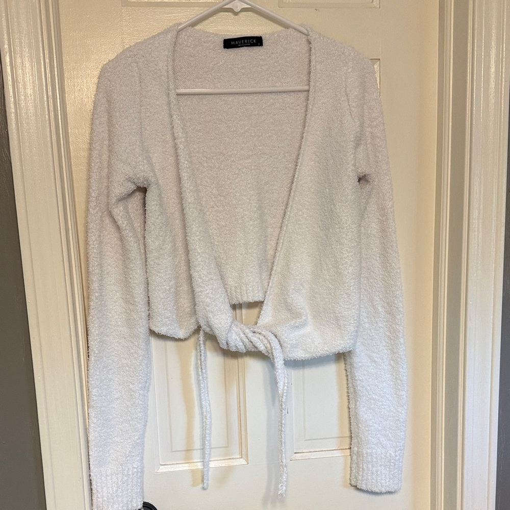 Maverick; cozy, white, cropped cardigan